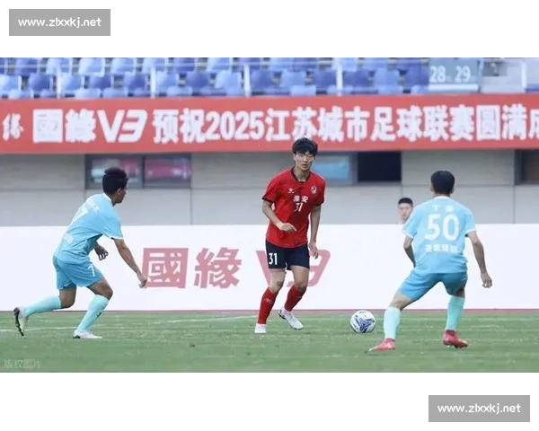 苏超:以玩之名,守护足球净地 苏超:以玩之名,守护足球净地